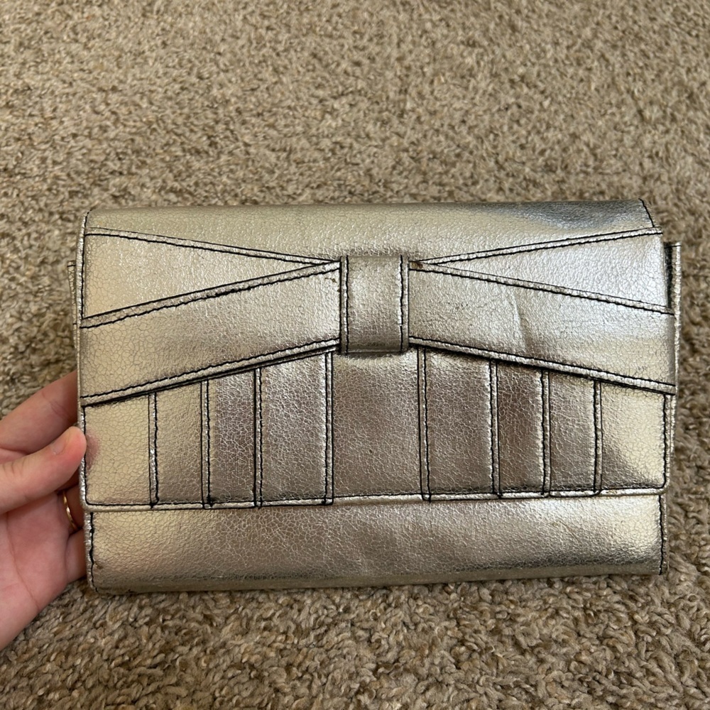 Zac Posen Travel Clutch Shirley bow Metallic Silver Passport Preppy Zip Magnetic